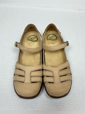 DANSKO WOMENS KIERA CREAM NUBUCK SHOES EU 39 - US 8.5/9.0